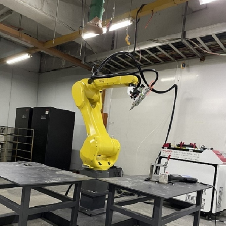 机械手激光切割机设备