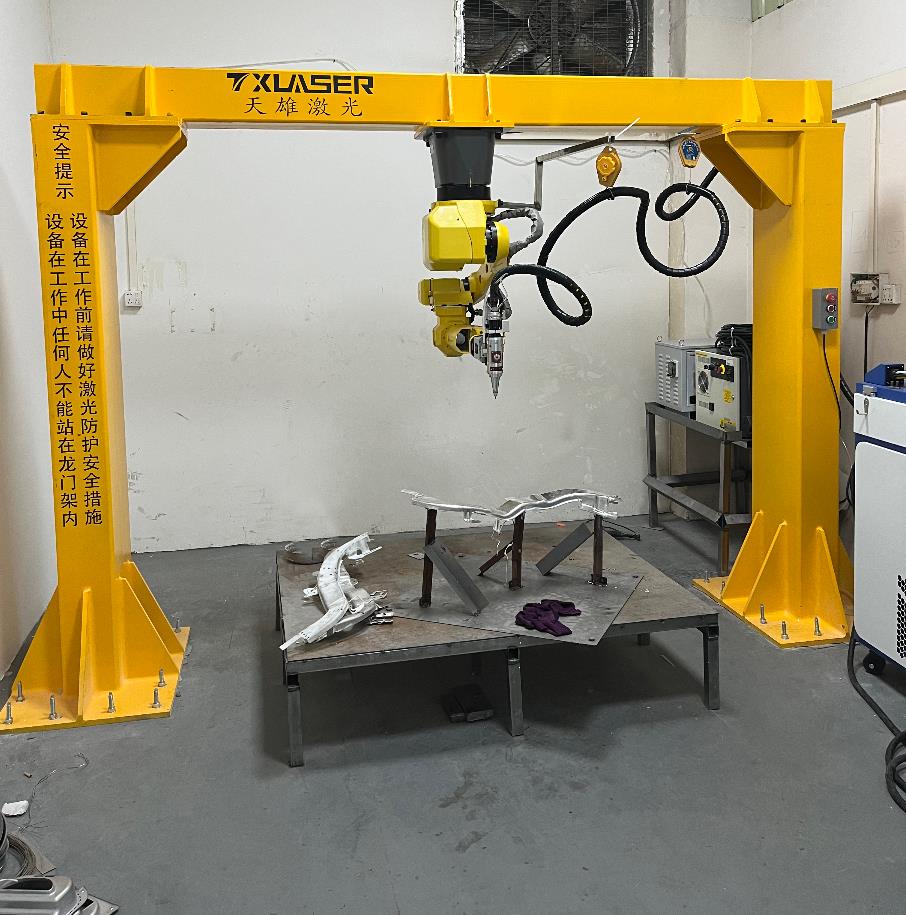 里面三维机械手激光切割机
